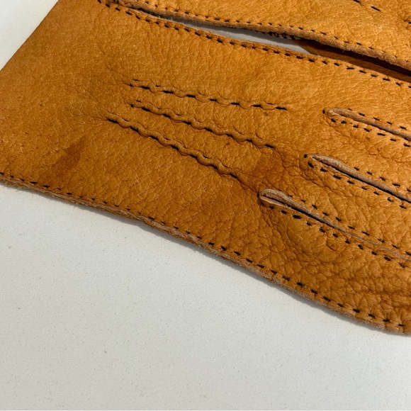 Men’s Handmade Peccary Leather Gloves - Picture 9 of 9